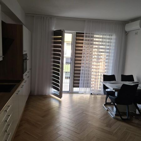 Apartament In Complex Rezidential In Oradeaアパートメント エクステリア 写真